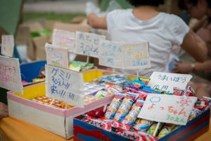 だがっしーは子ども達が自分たちで考えてお店を準備します。毎年、色々なアイディアが出て楽しい （写真：藤吉光恵）