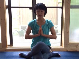 ガインストラクターの新楽津矢子さん。ご自宅は鴨志田町のご近所さんだ