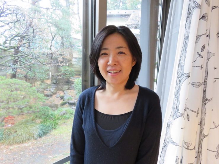 取材前日も金沢に行っていたという「こども映画教室」代表の土肥悦子さん。疲れを見せず、映画への想いを熱く語ってくださった(撮影:平本奈央子)