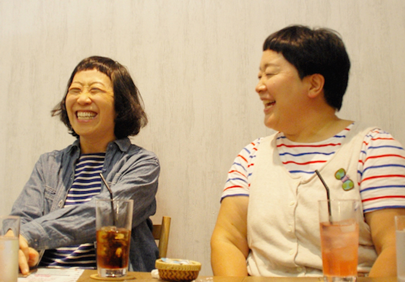 大きな声とジェスチャーで、おおらかに話をするポンちゃん（平田明子さん）。現在は長野県の安曇野エリアに在住、大自然のなかで双子のお子さんを育てている