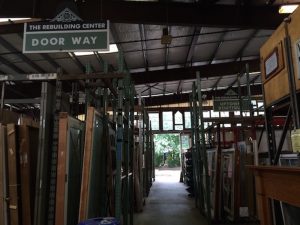 ミシシッピ通りにある「Rebuilding Center」。DIY文化が根付いているアメリカならではの風景。廃材を活用するのでエコの視点からも素晴らしい取り組み