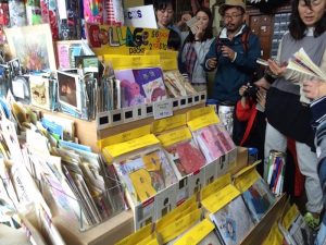 家庭やオフィスの廃品を寄付で集め、それを販売したり、アートに活用している「SCRAP」は、ポートランドのリユース文化の象徴とも言える
