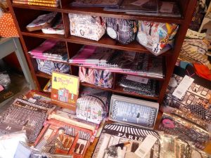 「Reiko Aoki - new york -」のコンセプトは『笑顔・憧れ・元気・キュート』。ニューヨークを舞台にした、たくさんの女性を元気にしてくれそうなイラストが特徴