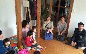 参加者の自己紹介からスタートした「みんなで話そう横浜での子育て」ワイワイ会議＠森ノお茶会