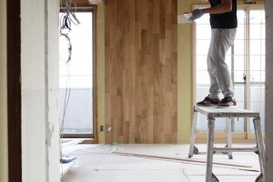 床はオークフローリング。一部は壁・天井にも回る（撮影：おおかわらあさこ）
